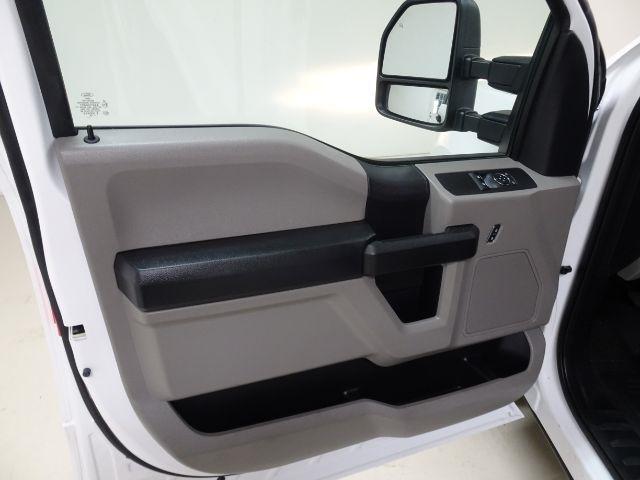 Ford Super Duty F-250 SRW XLT 2WD Reg Cab 8' Box 2018