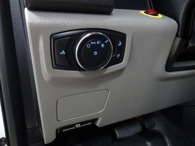 Ford Super Duty F-250 SRW XLT 2WD Reg Cab 8' Box 2018