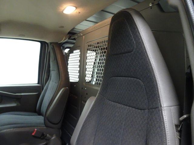 Chevrolet Express Cargo Van RWD 2500 135" 2018