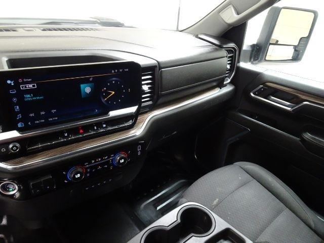 Chevrolet Silverado 2500HD 4WD Crew Cab 172" LT 2024