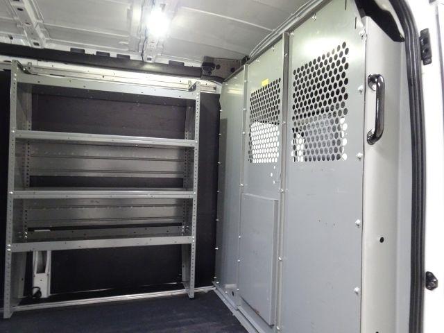 Ford Transit Van T-250 148" Med Rf 9000 GVWR Sliding RH Dr 2017