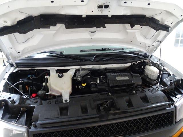 Chevrolet Express Commercial Cutaway 3500 Van 139" 2017
