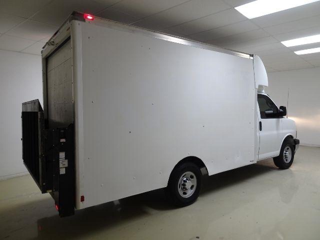 Chevrolet Express Commercial Cutaway 3500 Van 139" 2017