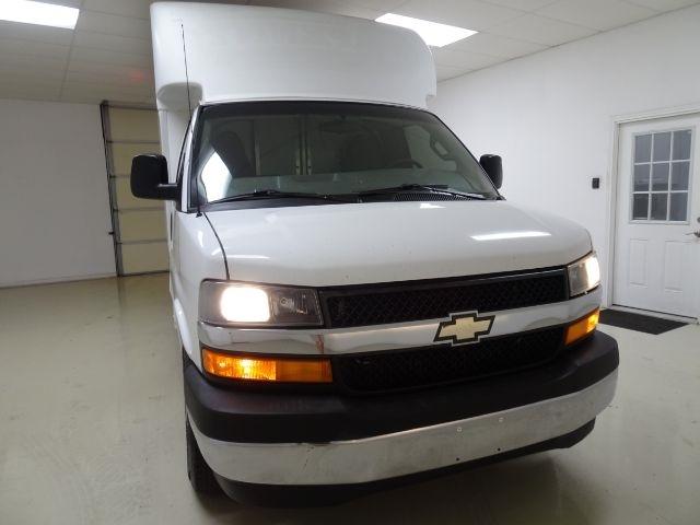 Chevrolet Express Commercial Cutaway 3500 Van 139" 2017