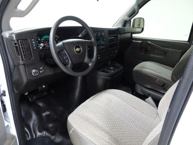 Chevrolet Express Commercial Cutaway 3500 Van 139" 2017