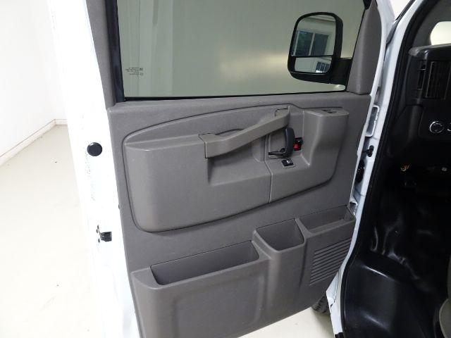 Chevrolet Express Commercial Cutaway 3500 Van 139" 2017