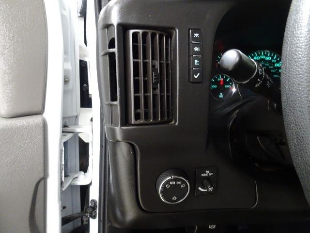 Chevrolet Express Commercial Cutaway 3500 Van 139" 2017