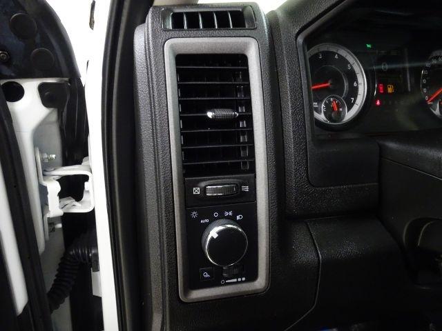 RAM 1500 Classic Tradesman 4x2 Reg Cab 8' Box 2023