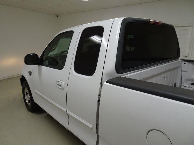 Ford F-150 Supercab 139" Lariat 2001