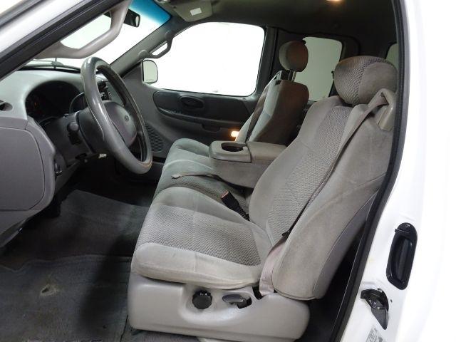 Ford F-150 Supercab 139" Lariat 2001