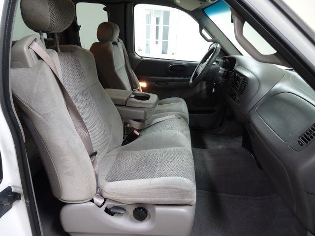 Ford F-150 Supercab 139" Lariat 2001