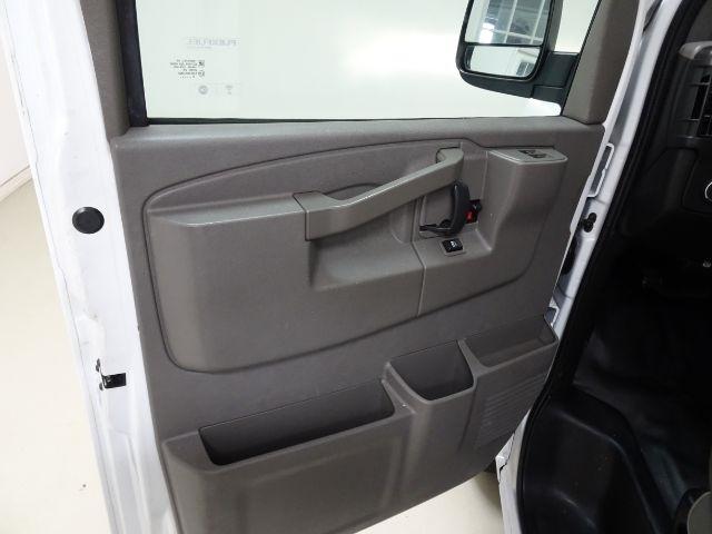 Chevrolet Express Cargo Van RWD 3500 135" 2019