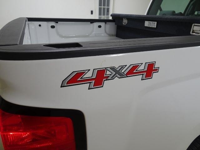 Chevrolet Silverado 1500 4WD Crew Cab 143.5" Work Truck 2017