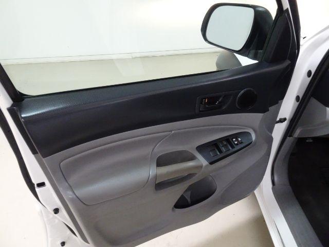 Toyota Tacoma 2WD Double Cab I4 AT (Natl) 2013