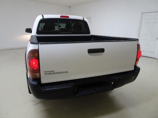 Toyota Tacoma 2WD Double Cab I4 AT (Natl) 2013