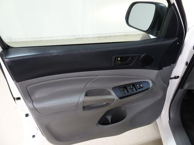 Toyota Tacoma 2WD Double Cab I4 AT (Natl) 2013