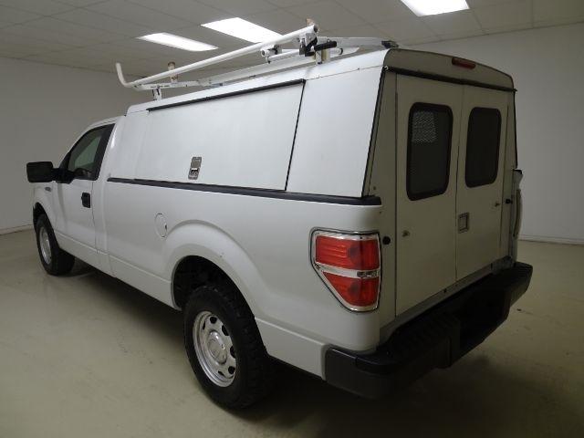 Ford F-150 2WD Reg Cab 145" XLT w/Mid-Box Prep 2010