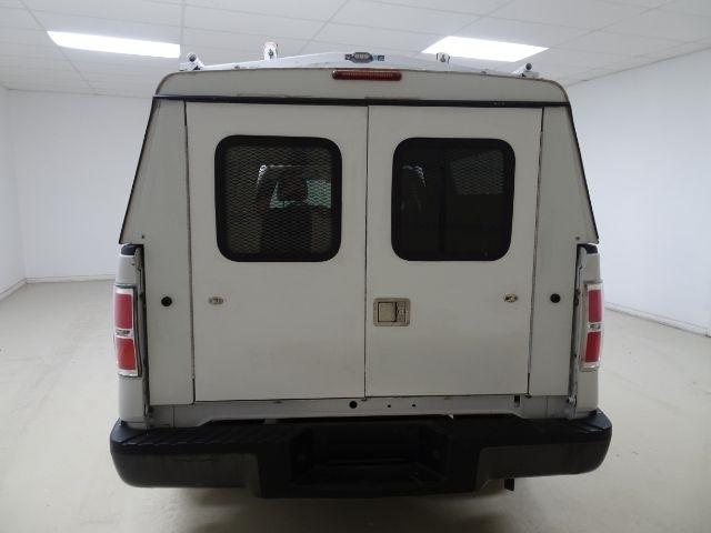 Ford F-150 2WD Reg Cab 145" XLT w/Mid-Box Prep 2010