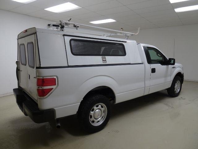 Ford F-150 2WD Reg Cab 145" XLT w/Mid-Box Prep 2010