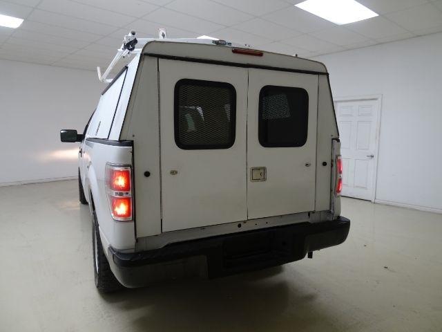 Ford F-150 2WD Reg Cab 145" XLT w/Mid-Box Prep 2010