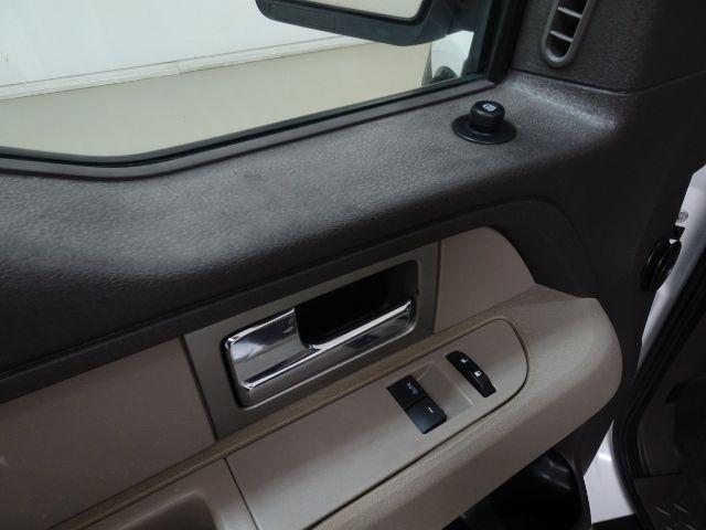 Ford F-150 2WD Reg Cab 145" XLT w/Mid-Box Prep 2010