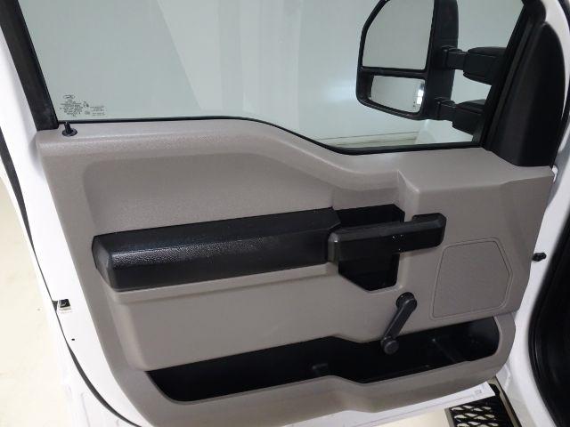Ford Super Duty F-250 SRW XLT 2WD Reg Cab 8' Box 2019