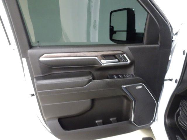 Chevrolet Silverado 2500HD 4WD Crew Cab 159" LTZ 2024