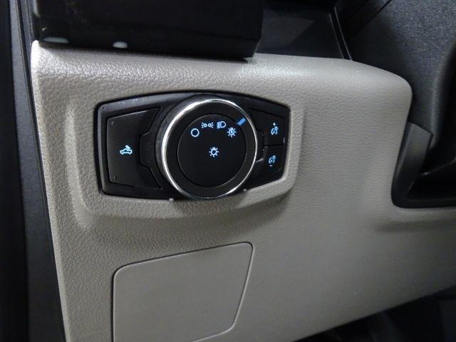 Ford F-150 Lariat 4WD SuperCab 8' Box 2017