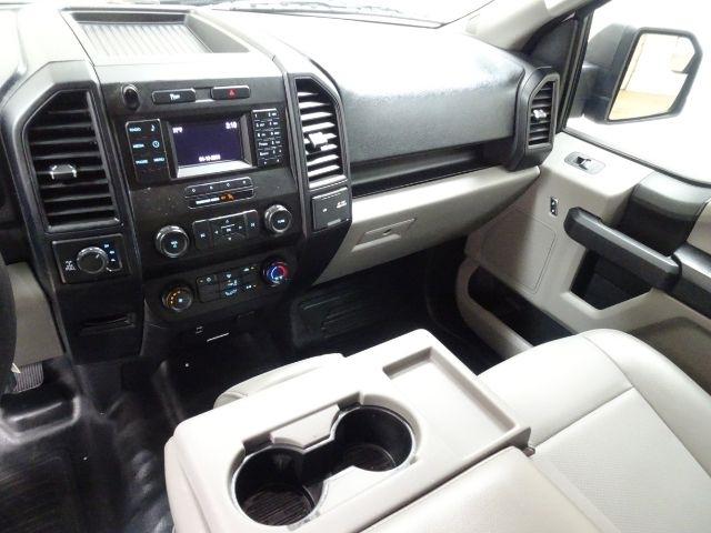 Ford F-150 Lariat 4WD SuperCab 8' Box 2017