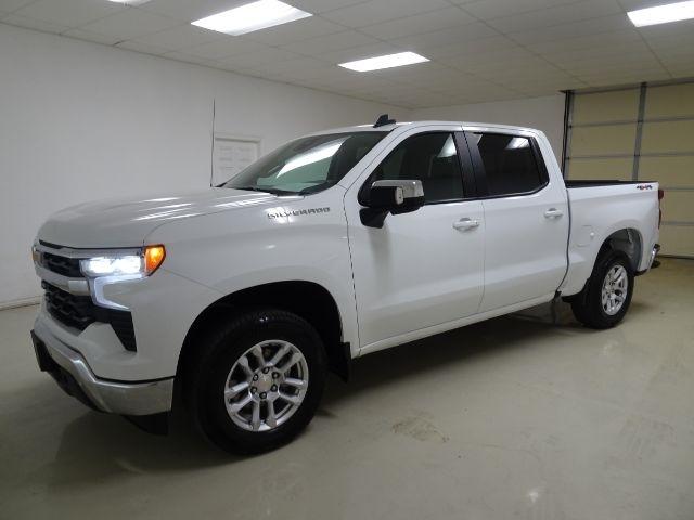 Chevrolet Silverado 1500 4WD Crew Cab 147" LT w/1LT 2025