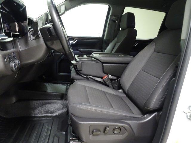 Chevrolet Silverado 1500 4WD Crew Cab 147" LT w/1LT 2025