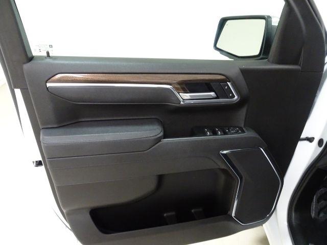 Chevrolet Silverado 1500 4WD Crew Cab 147" LT w/1LT 2025