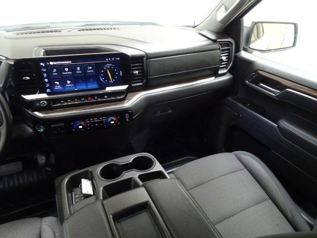 Chevrolet Silverado 1500 4WD Crew Cab 147" LT w/1LT 2025
