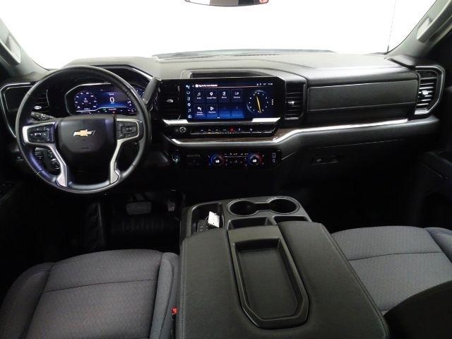 Chevrolet Silverado 1500 4WD Crew Cab 147" LT w/1LT 2025