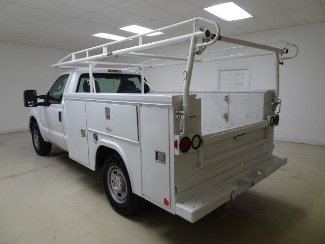 Ford Super Duty F-350 SRW 2WD Reg Cab 137" XLT 2015