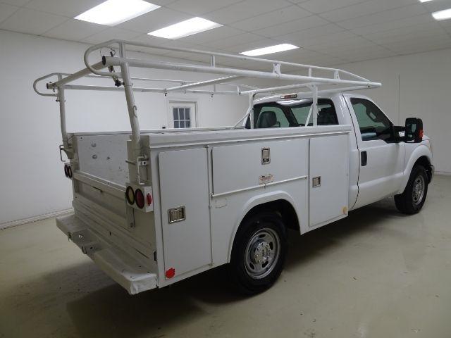 Ford Super Duty F-350 SRW 2WD Reg Cab 137" XLT 2015