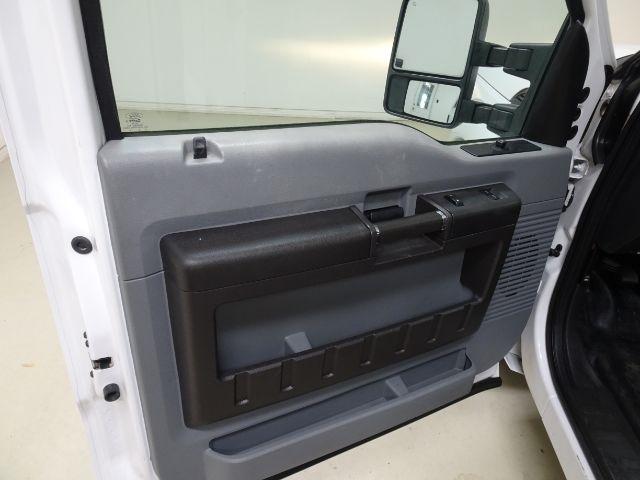 Ford Super Duty F-350 SRW 2WD Reg Cab 137" XLT 2015