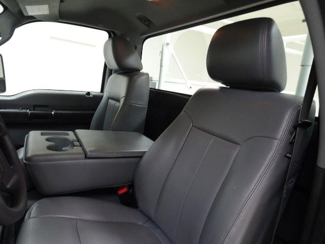 Ford Super Duty F-350 SRW 2WD Reg Cab 137" XLT 2015
