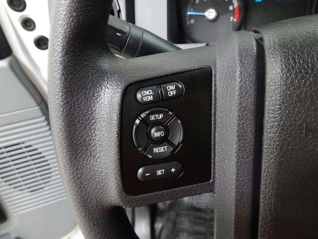 Ford Super Duty F-350 SRW 2WD Reg Cab 137" XLT 2015