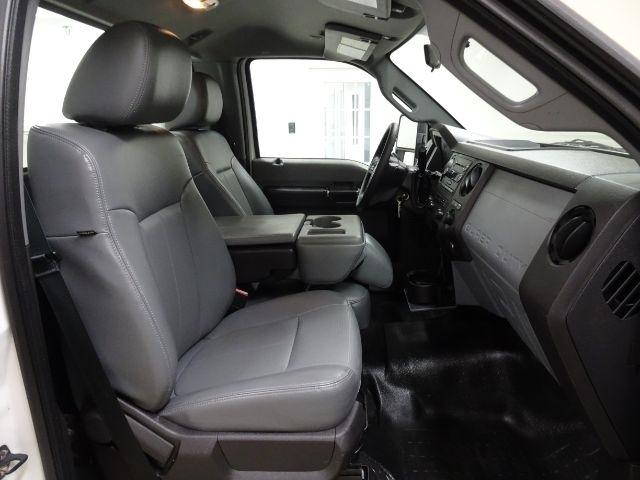 Ford Super Duty F-350 SRW 2WD Reg Cab 137" XLT 2015