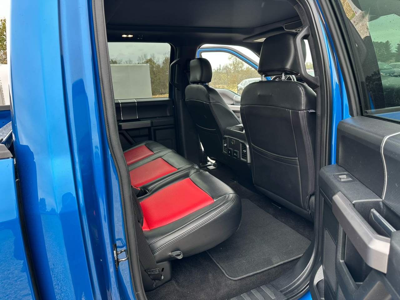 Ford F-150 XLT 4WD SuperCrew 5.5' Box 2019 Ford F-150 XLT 4WD SuperCrew 5.5' Box 2019