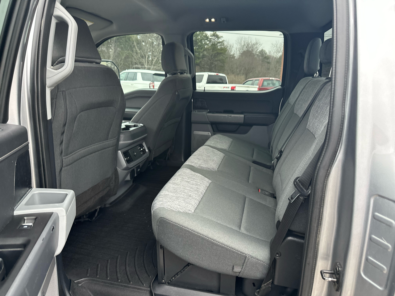 Ford F-250 SD XLT Crew Cab Long Bed 4WD 2023