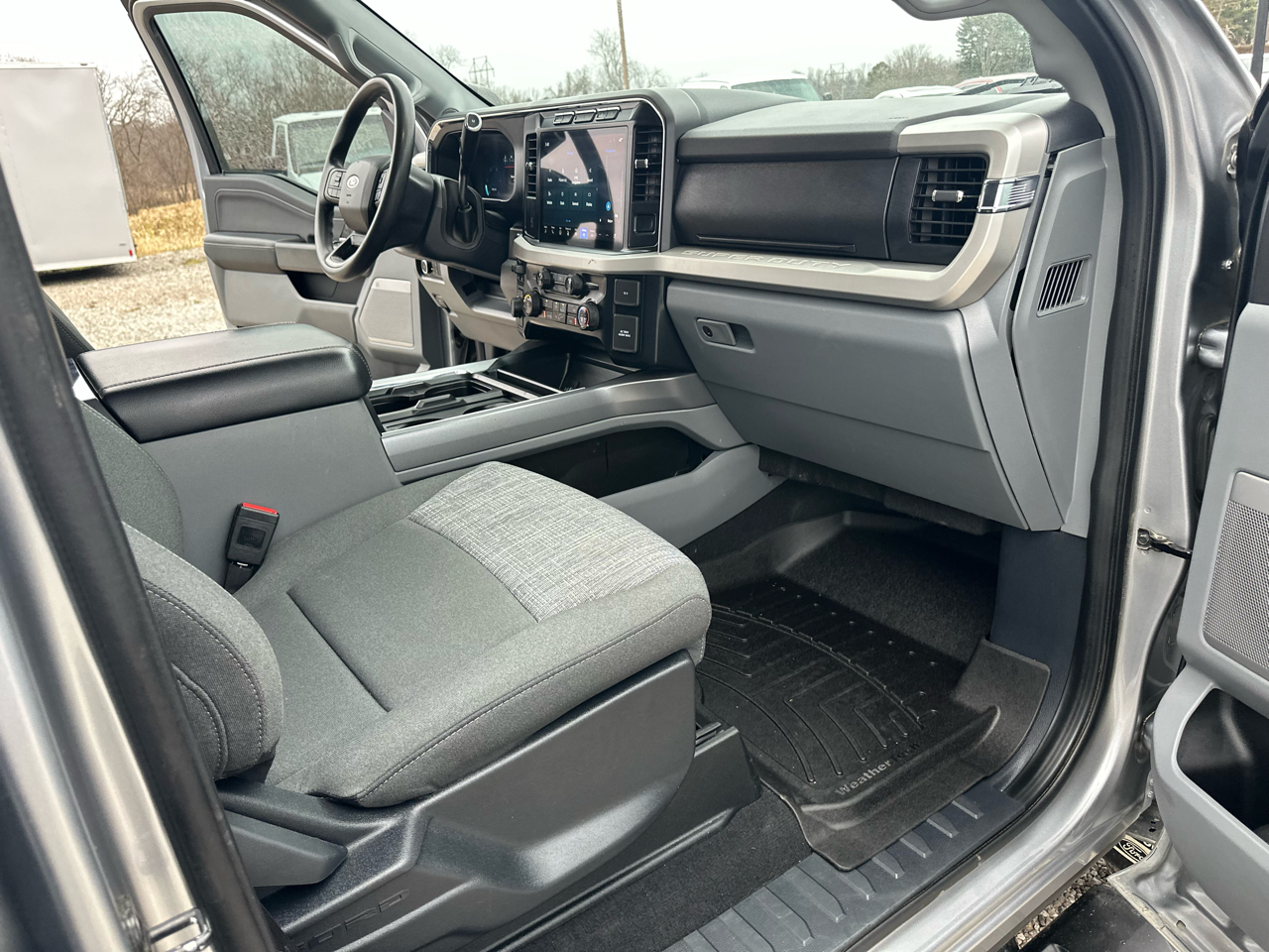 Ford F-250 SD XLT Crew Cab Long Bed 4WD 2023