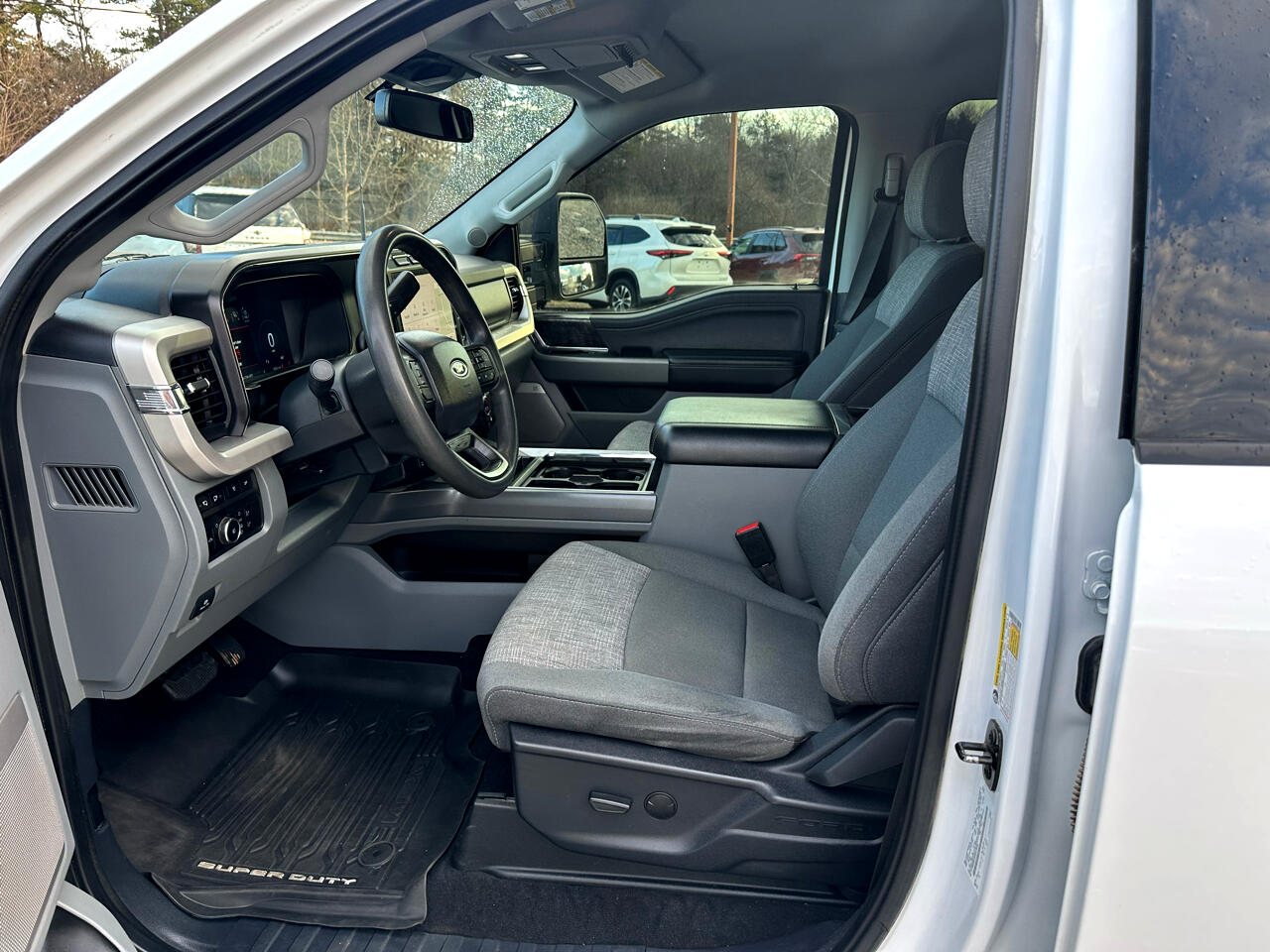 Ford F-250 SD FX4 Crew Cab 4WD 2024