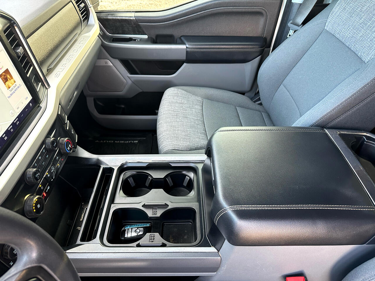 Ford F-250 SD FX4 Crew Cab 4WD 2024