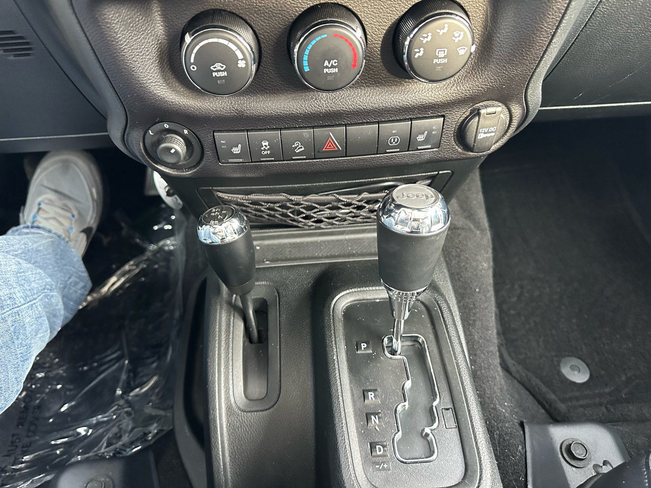 Jeep Wrangler Unlimited Sahara 4WD 2017