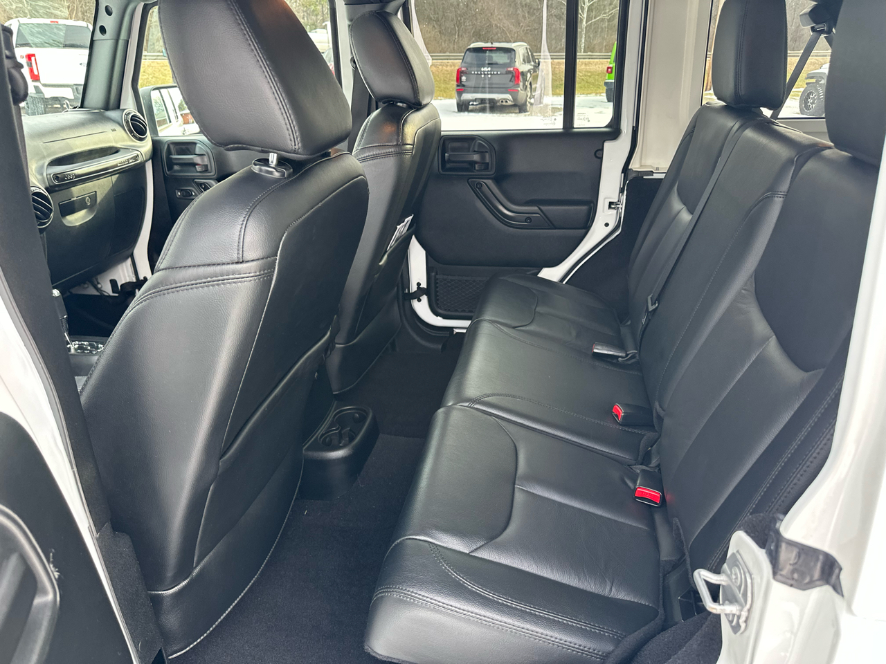 Jeep Wrangler Unlimited Sahara 4WD 2017