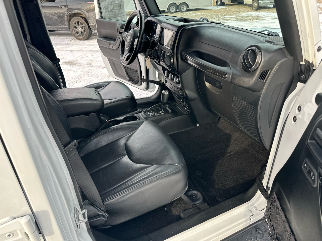 Jeep Wrangler Unlimited Sahara 4WD 2017