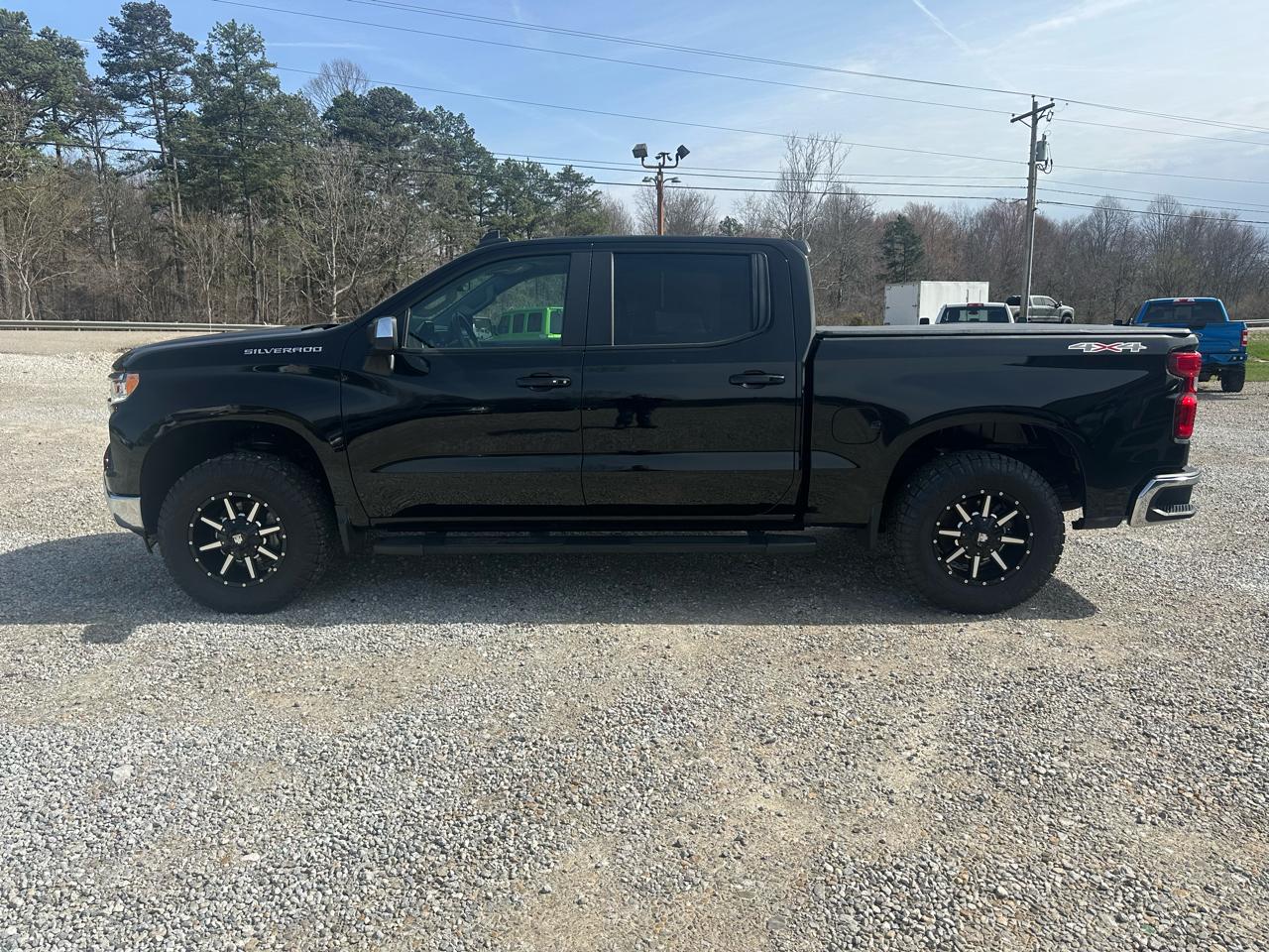 Chevrolet Silverado 1500 LT Crew Cab 4WD 2022