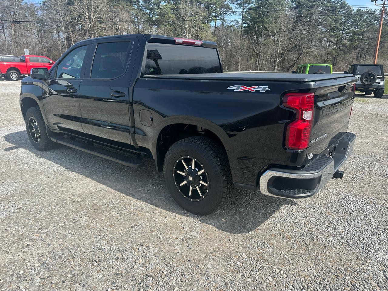 Chevrolet Silverado 1500 LT Crew Cab 4WD 2022